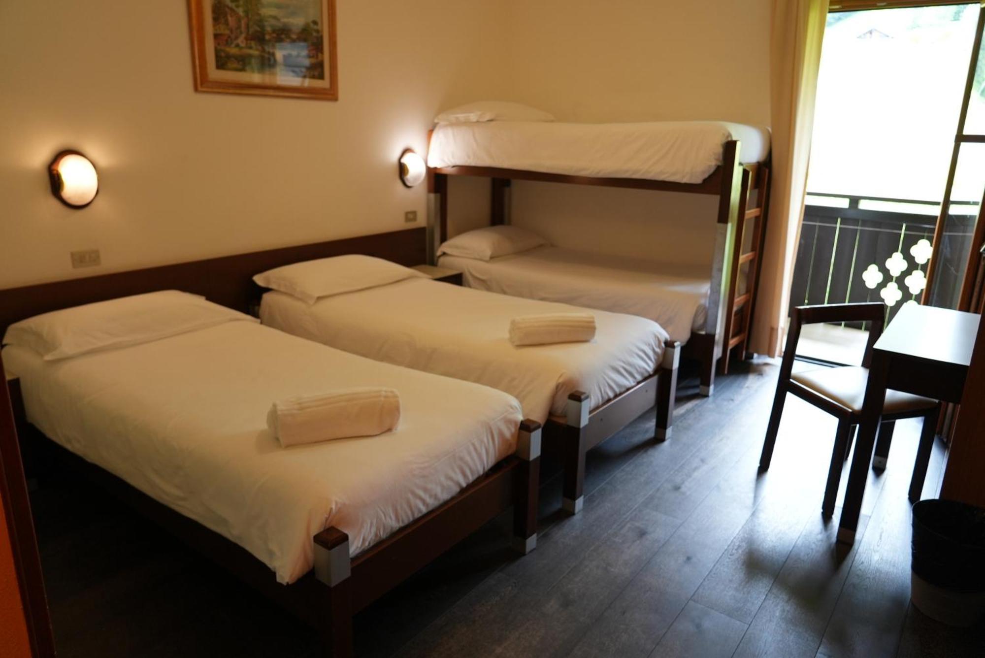 Hotel Davost フォルニ・ディ・ソプラ エクステリア 写真